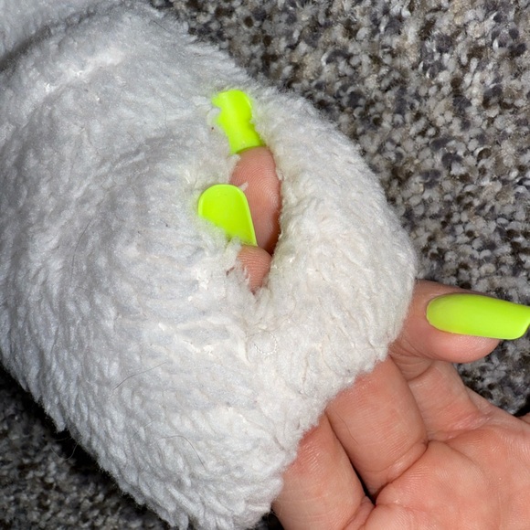 All in motion fuzzy sweatshirt with side collar zipper and pockets - Picture 6 of 6